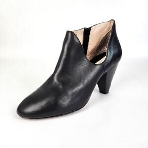 Matt Bernson 100% Leather Cut Out Heeled Booties Size 8